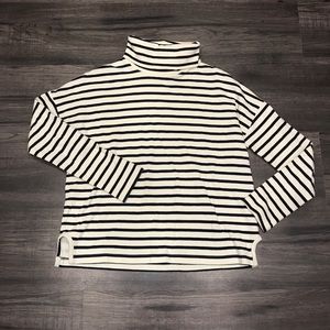 Madewell 💜 Black & White Striped Turtleneck Tee!